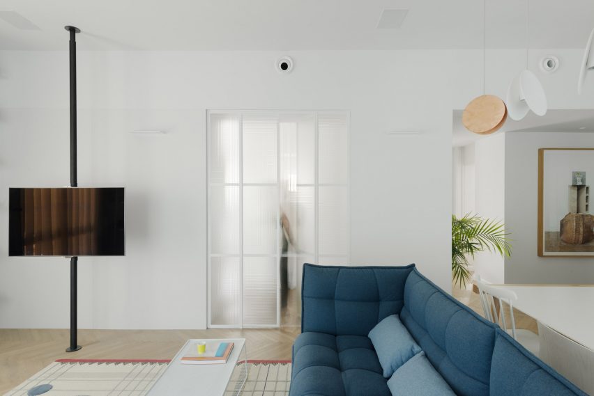 Renovated Bauhaus apartment by Lital Ophir and Ilana Bronfen