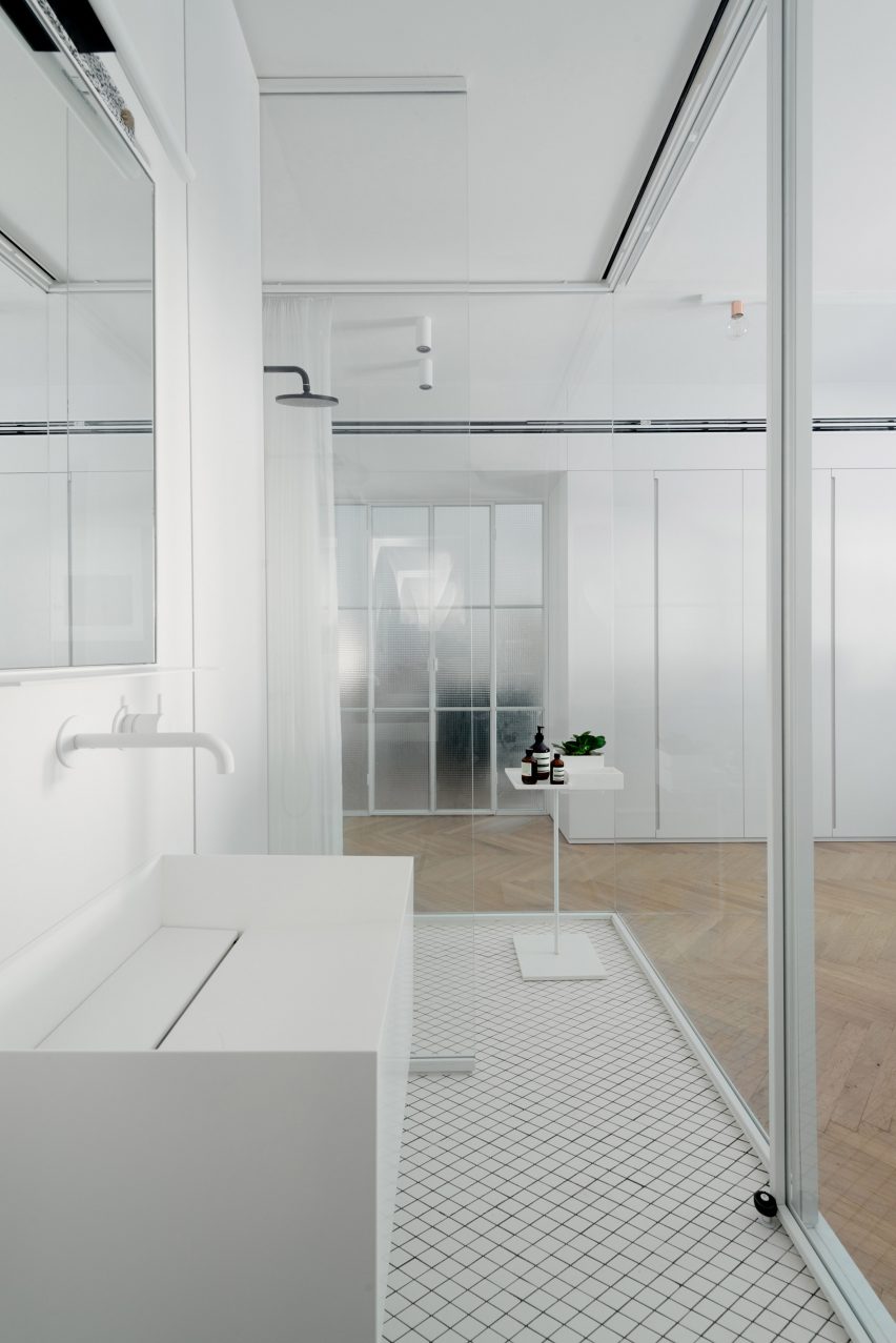 Renovated Bauhaus apartment by Lital Ophir and Ilana Bronfen