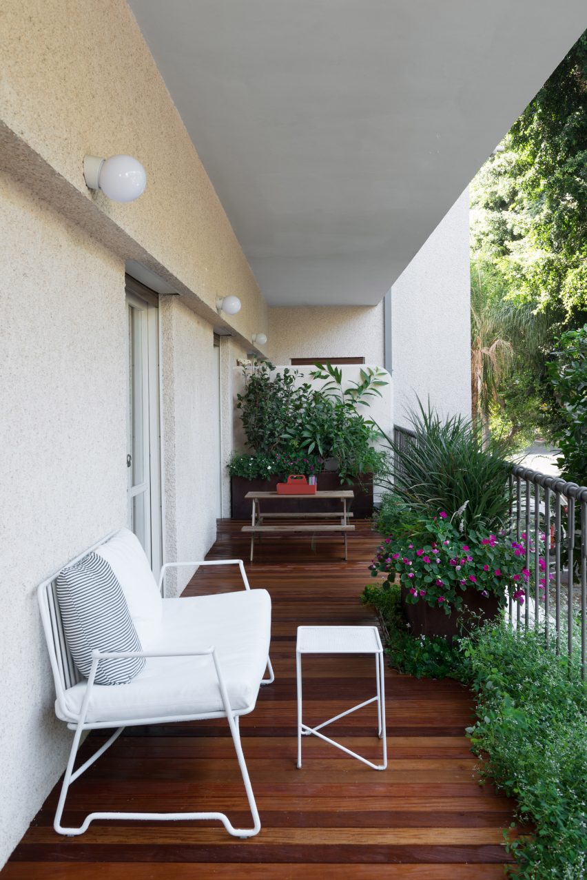 Renovated Bauhaus apartment by Lital Ophir and Ilana Bronfen