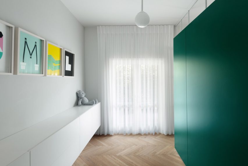 Renovated Bauhaus apartment by Lital Ophir and Ilana Bronfen