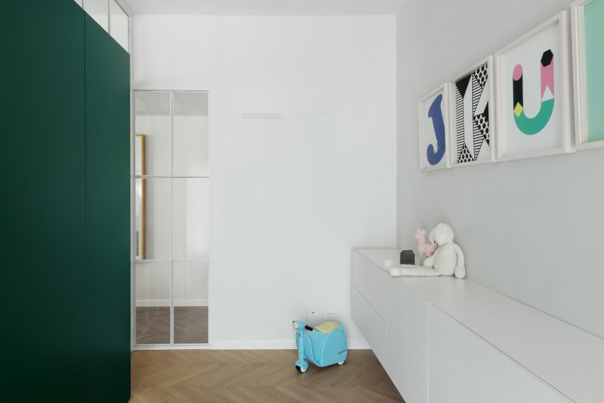 Renovated Bauhaus apartment by Lital Ophir and Ilana Bronfen