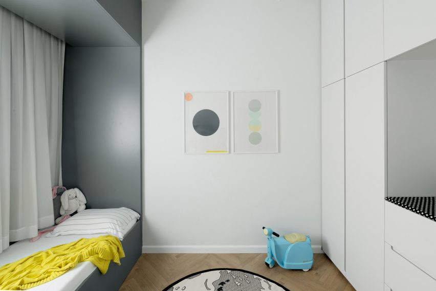 Renovated Bauhaus apartment by Lital Ophir and Ilana Bronfen