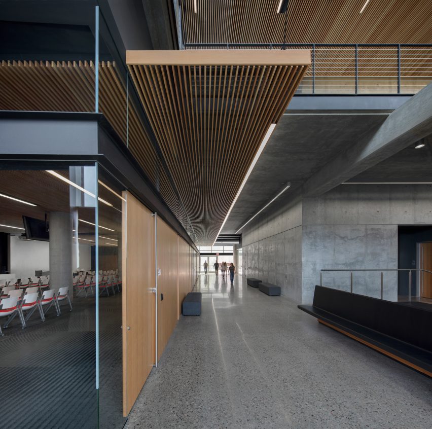 Phoenix Biomedical Sciences Building by CO Architects