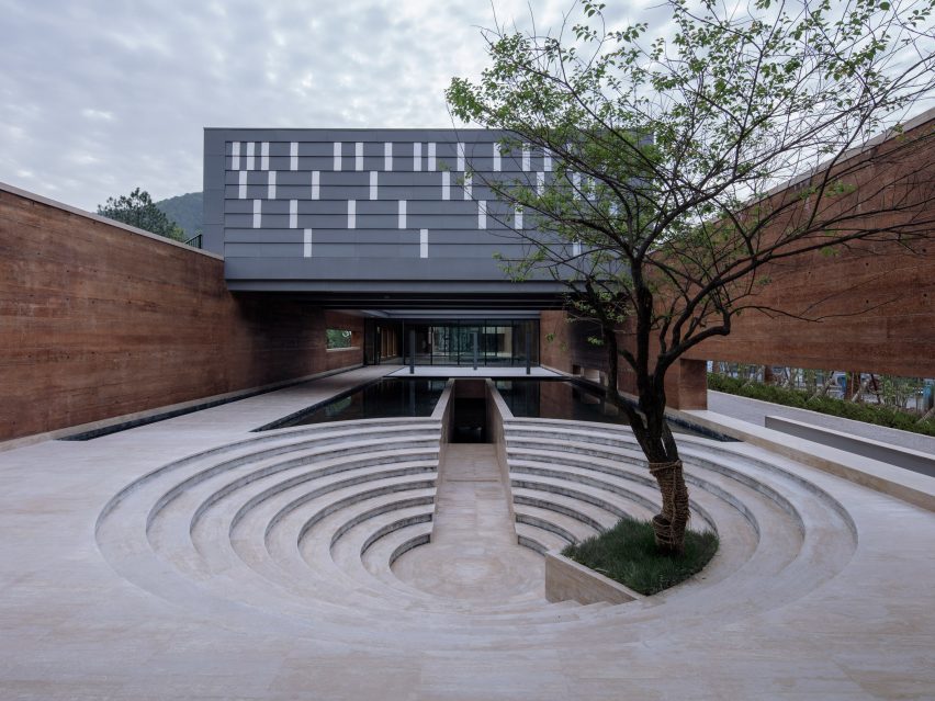 DL Atelier completes Chinese museum featuring rammed-earth walls and reflecting pools