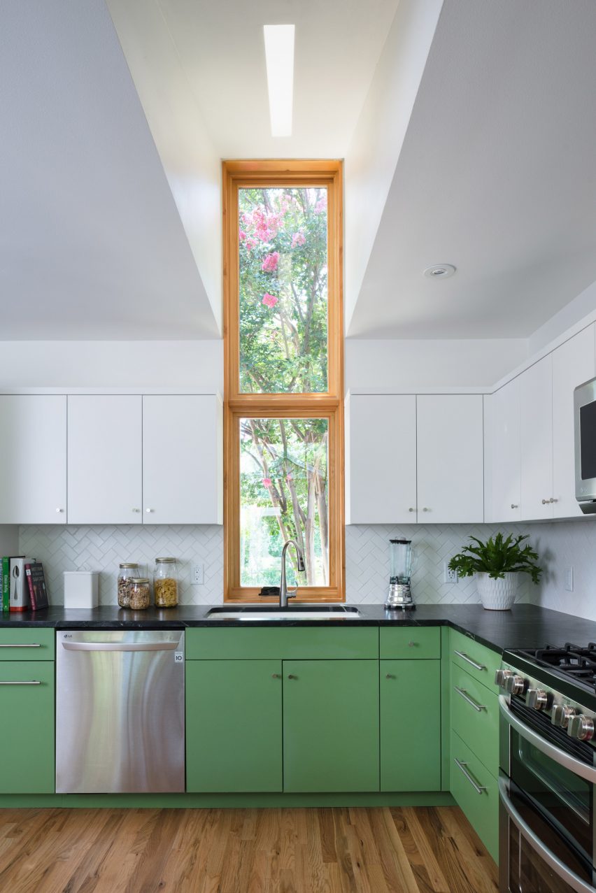 Skyview by Murray Legge Architecture