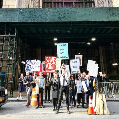 Architects protest at New York's AT&T Building
