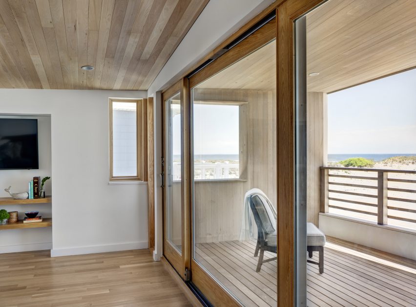 Surfboard House by BFDO Architects