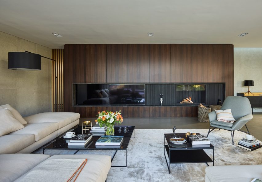 Valles House by YLAB Arquitectos