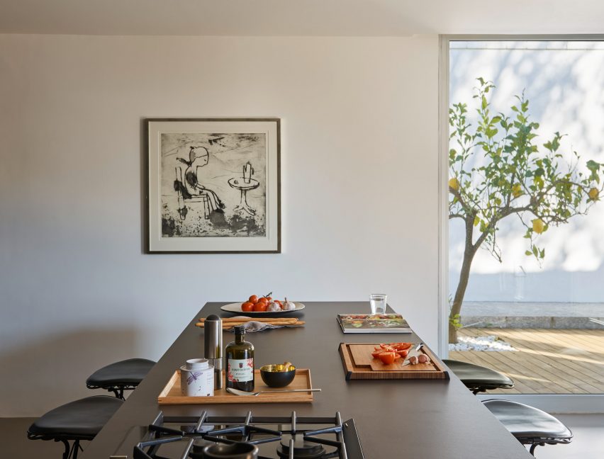 Valles House by YLAB Arquitectos