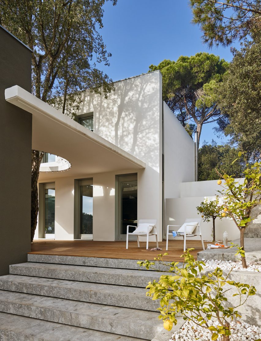 Valles House by YLAB Arquitectos