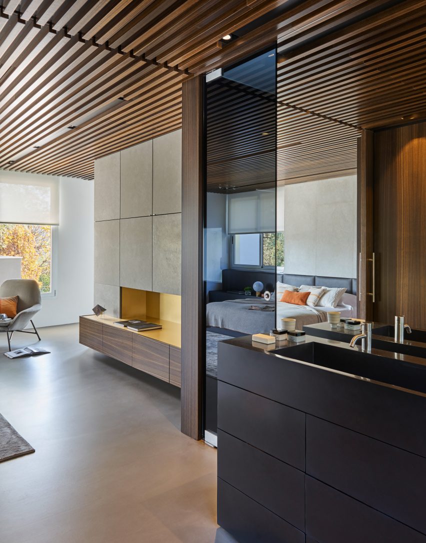 Valles House by YLAB Arquitectos