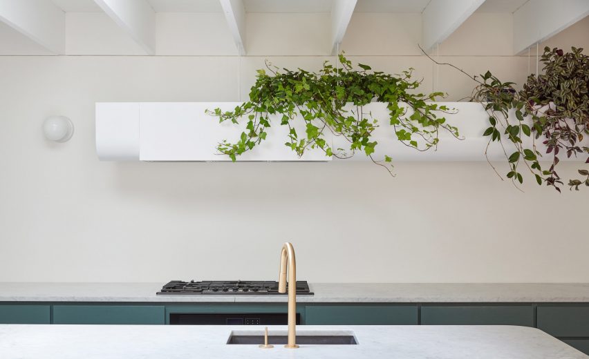 Villeneuve Residence by Atelier Barda architecture