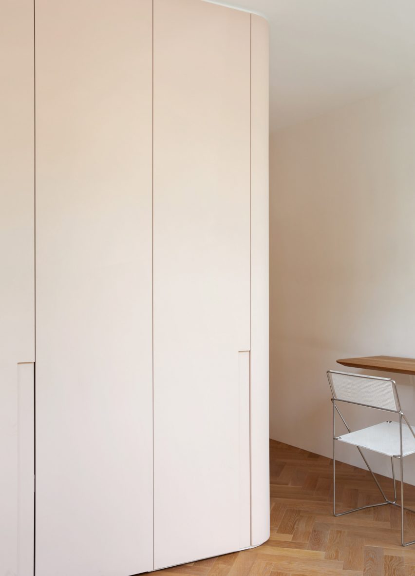 Villeneuve Residence by Atelier Barda architecture