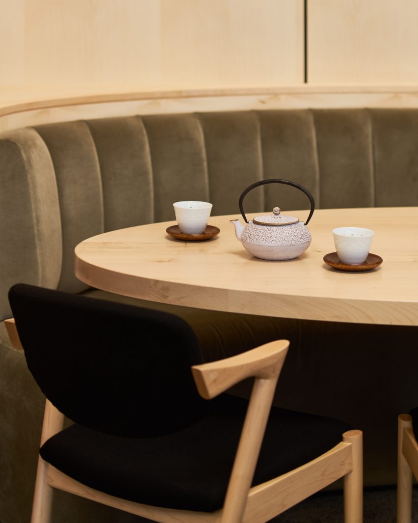 Yen restaurant by Sybarite Architecture