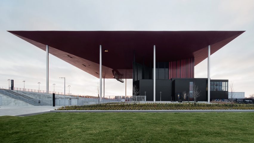 Paul Laurendeau covers Quebec amphitheatre with giant red roof