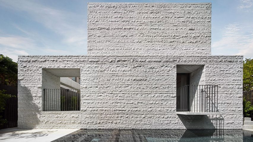 B.E Architecture combines different textures of granite at monolithic Melbourne house