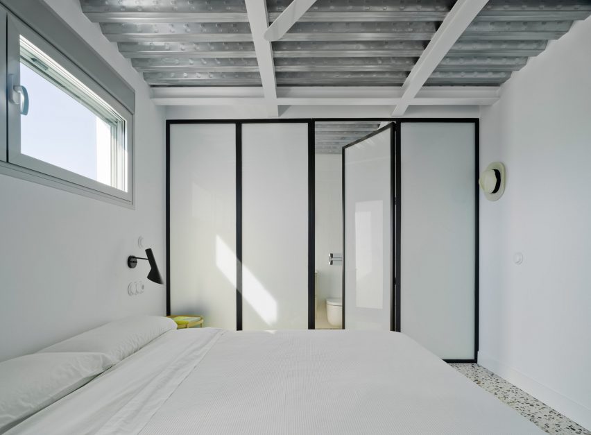 The Beach House by Laura Ortín Architecture