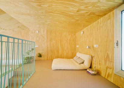 The Beach House by Laura Ortín Architecture