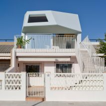 The Beach House by Laura Ortín Architecture