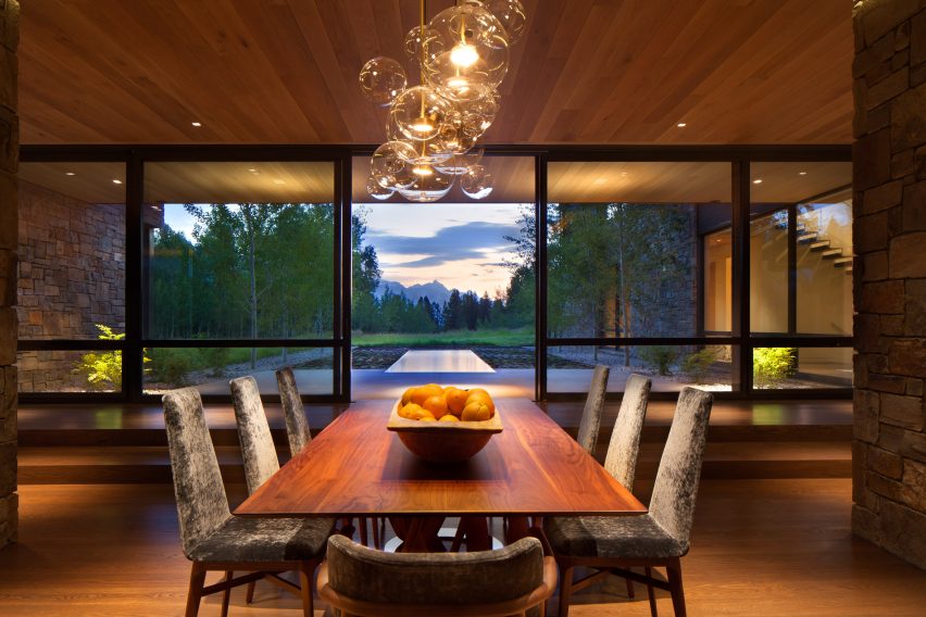 Crescent H by Carney Logan Burke Architects