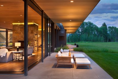 Crescent H by Carney Logan Burke Architects