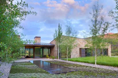 Crescent H by Carney Logan Burke Architects