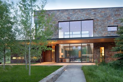 Crescent H by Carney Logan Burke Architects