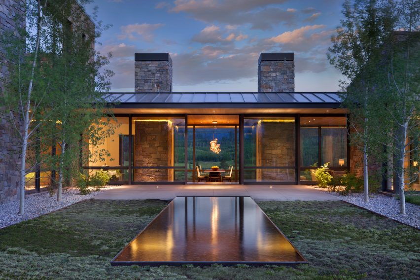 Crescent H by Carney Logan Burke Architects