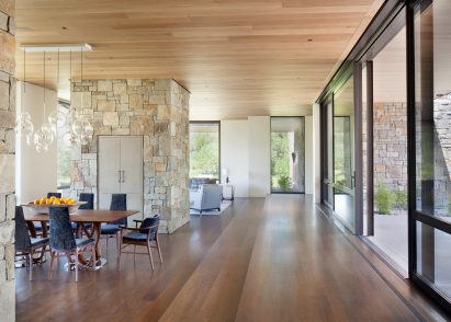 Crescent H by Carney Logan Burke Architects