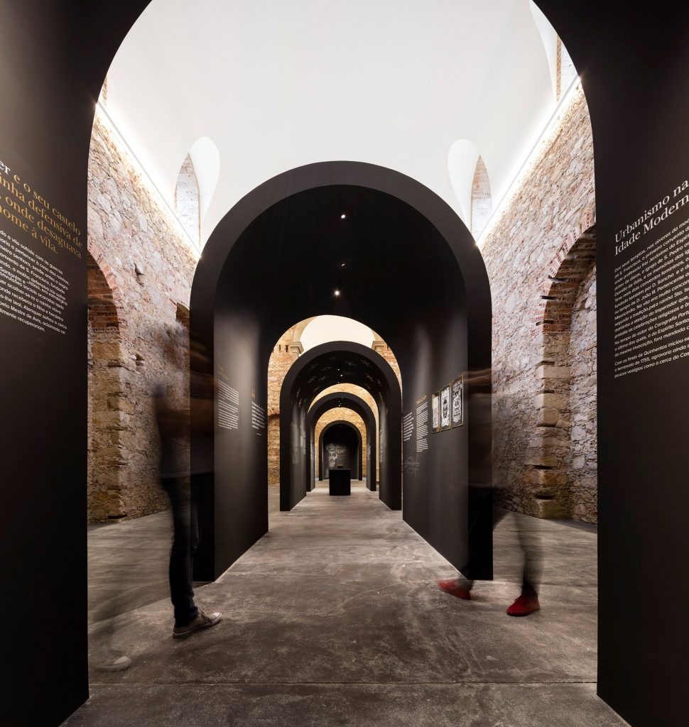 This restored church in Alenquer, central Portugal has been repurposed by Spaceworkers to include an arched exhibition space that commemorates the life and historical legacy of Portuguese philosopher and scholar Damião de Gois.