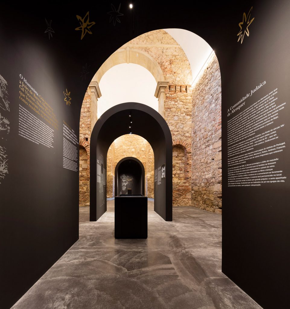 This restored church in Alenquer, central Portugal has been repurposed by Spaceworkers to include an arched exhibition space that commemorates the life and historical legacy of Portuguese philosopher and scholar Damião de Gois.