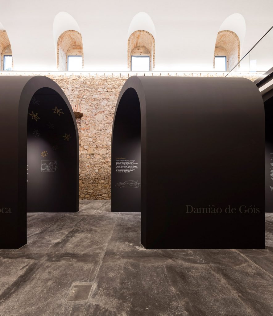 This restored church in Alenquer, central Portugal has been repurposed by Spaceworkers to include an arched exhibition space that commemorates the life and historical legacy of Portuguese philosopher and scholar Damião de Gois.