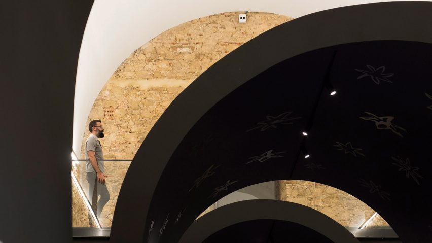 Spaceworkers commemorates Portuguese philosopher with installation in historic church