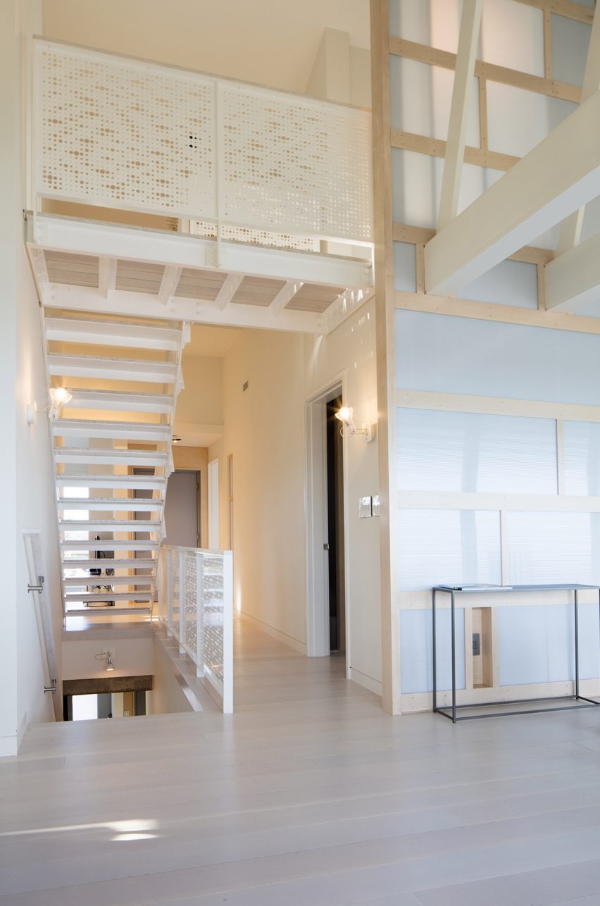Gap Cove House by Ruhl Walker