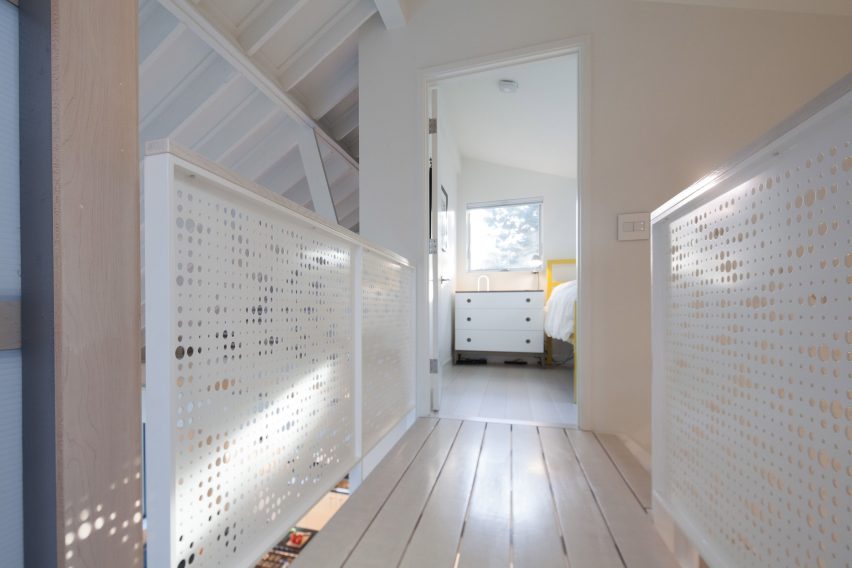 Gap Cove House by Ruhl Walker