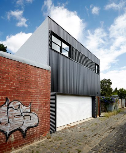 Garage House by Foomann Architects