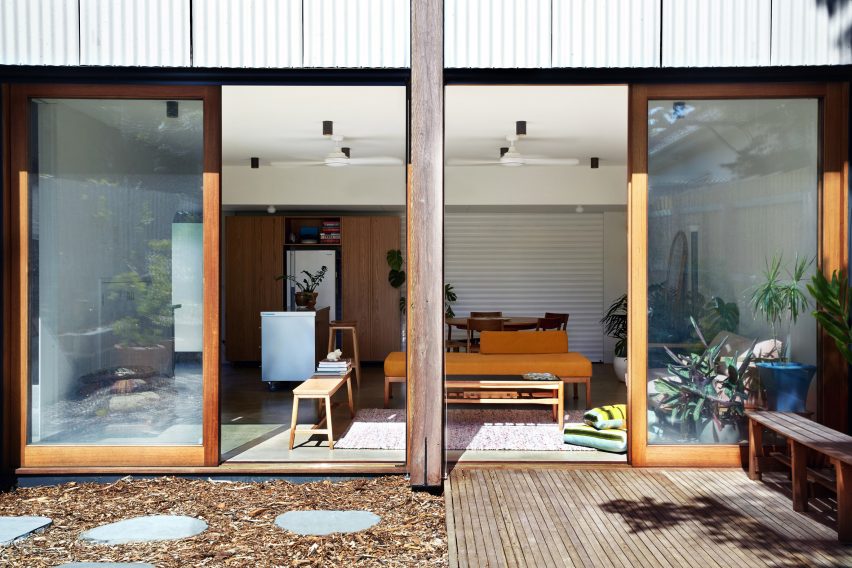 Garage House by Foomann Architects