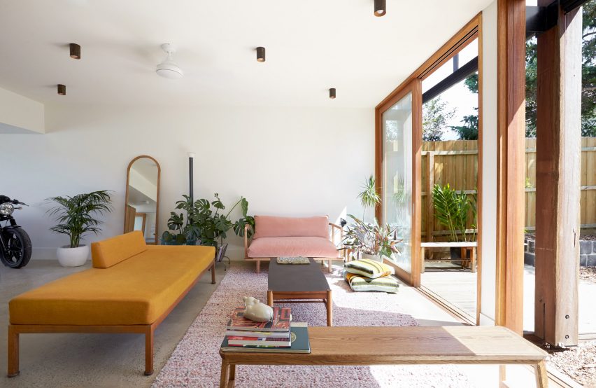 Garage House by Foomann Architects