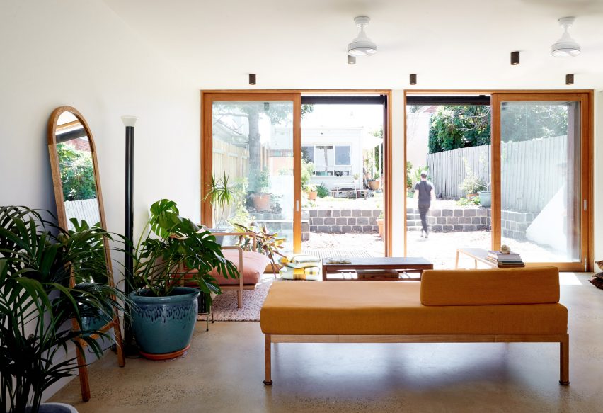 Garage House by Foomann Architects