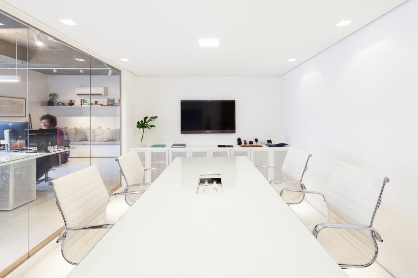Headquarters by Estúdio BG