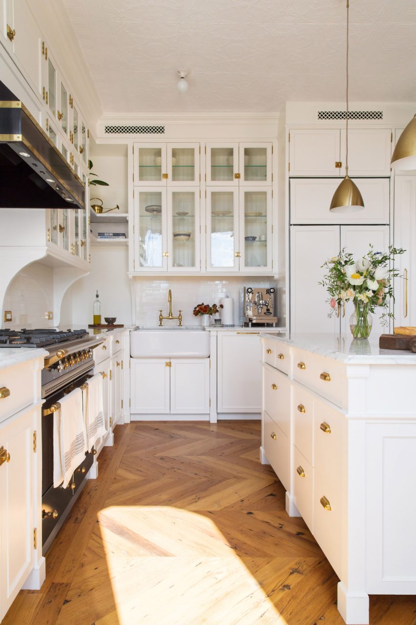 Williamsburg Schoolhouse by White Arrow