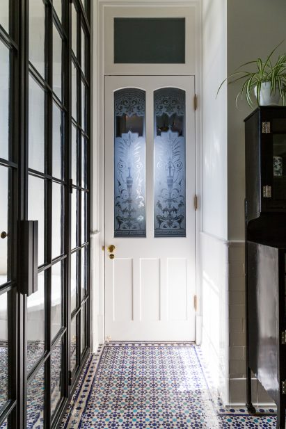 Williamsburg Schoolhouse by White Arrow