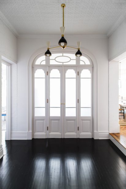 Williamsburg Schoolhouse by White Arrow