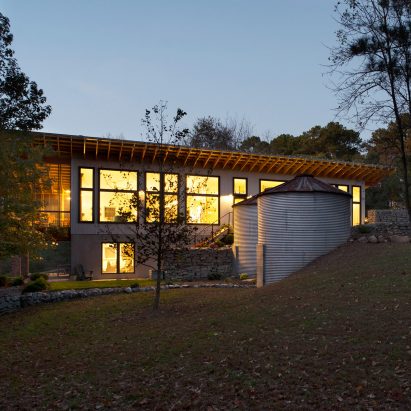 Horseshoe Farm Residence by Buildsense