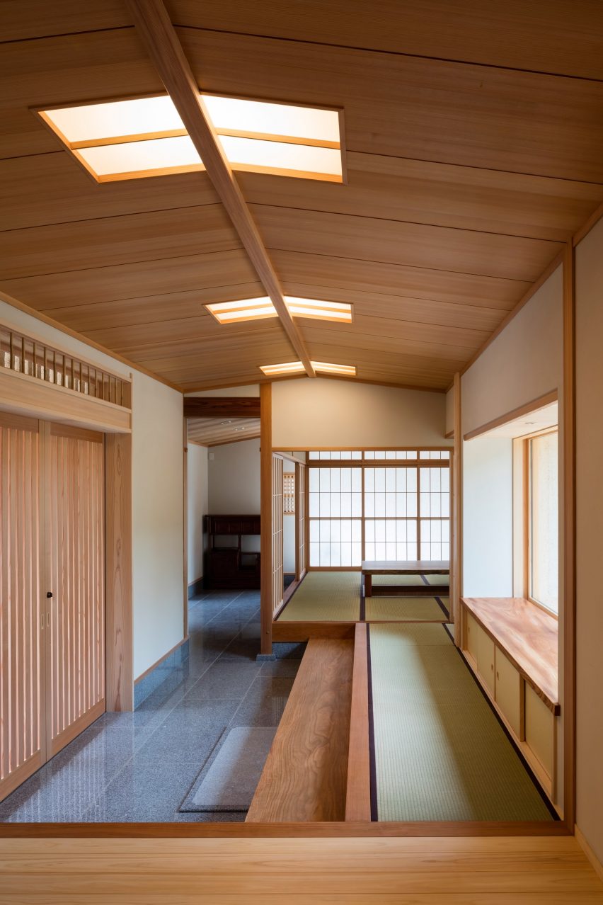 House of Holly Osmanthus by Takashi Okuno
