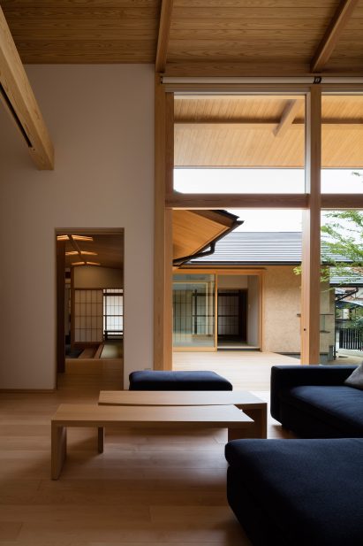 House of Holly Osmanthus by Takashi Okuno