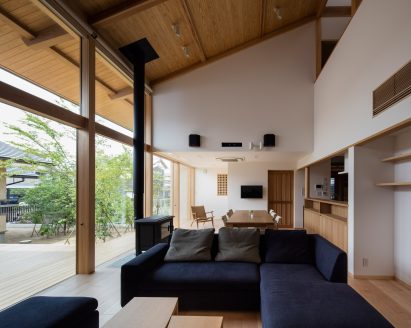 House of Holly Osmanthus by Takashi Okuno