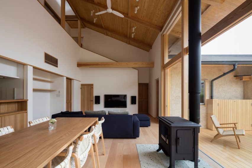 House of Holly Osmanthus by Takashi Okuno