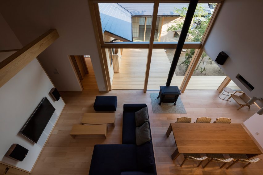 House of Holly Osmanthus by Takashi Okuno