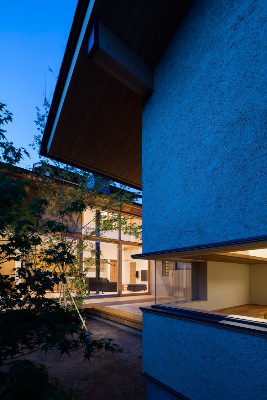 House of Holly Osmanthus by Takashi Okuno